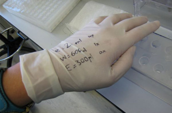 Cécile gives handwriting a new meaning.