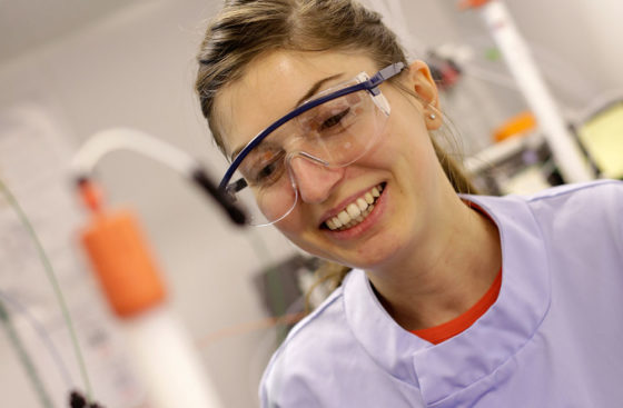 Marta Barbon and Max Reuter keep cool while purifying proteins using the ÄKTA system