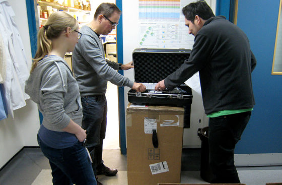 Christian Speck, Sarah Schneider and Ric Aramayo, the LMS cryo-EM manager, are excited to receive a new cryo-transfer holder from Gatan!